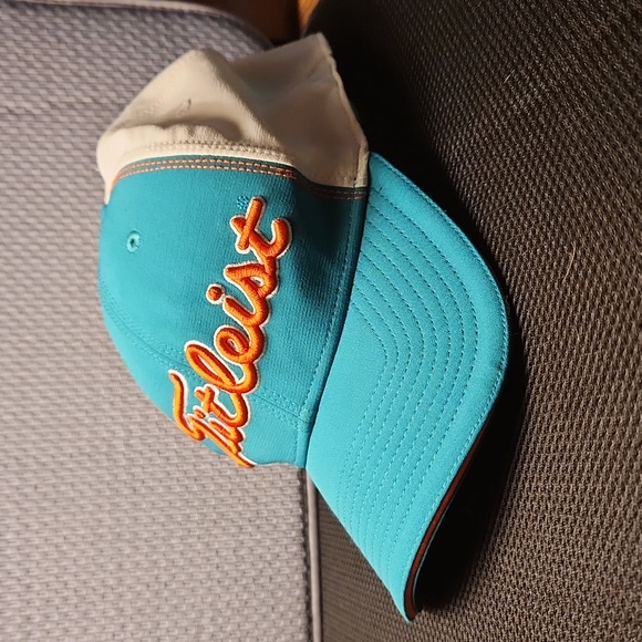 Titleist Golf L/XL Stretch Fit Hat - Picture 1 of 4